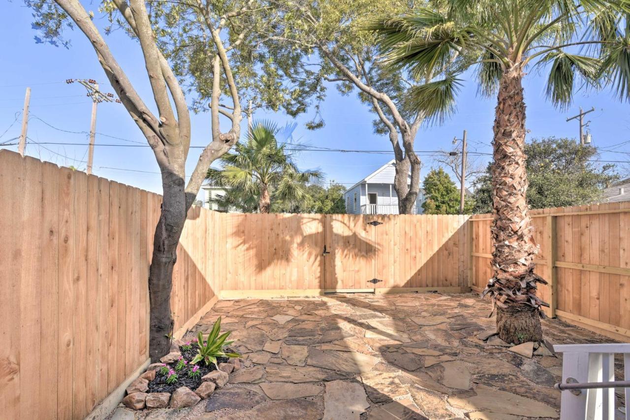 Bright Galveston Cottage Close To Beach And Strand Kültér fotó